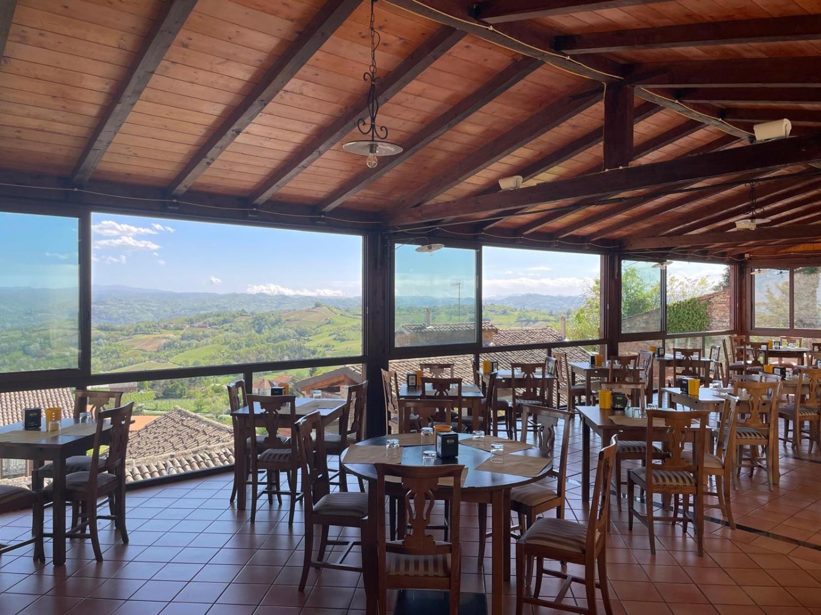 Albergo Diffuso Belvedere Alice Bel Colle Buitenkant foto